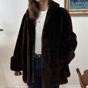 Vintage Women’s Mouton Shearling Fur Coat soft & warm Dark Brown Small/Medium